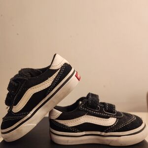 Vans Kids Black and White Old Skool Velcro Sneakers